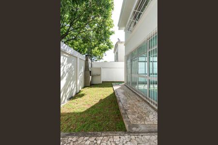 Casa à venda com 250m², 3 quartos e 6 vagas