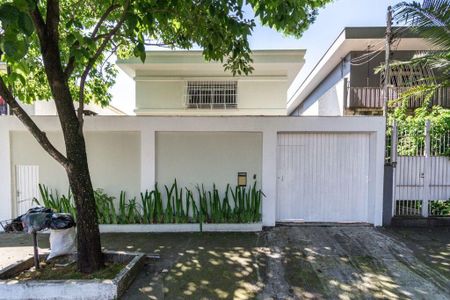 Casa à venda com 250m², 3 quartos e 6 vagas