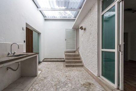 Casa à venda com 250m², 3 quartos e 6 vagas