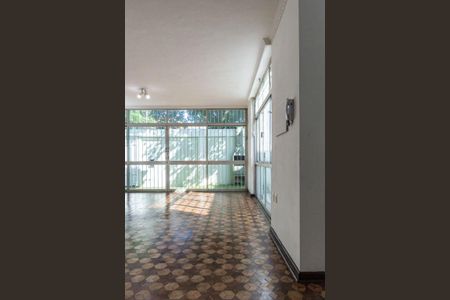 Casa à venda com 250m², 3 quartos e 6 vagas
