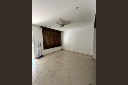 Sala de casa à venda com 4 quartos, 200m² em Engenhoca, Niterói