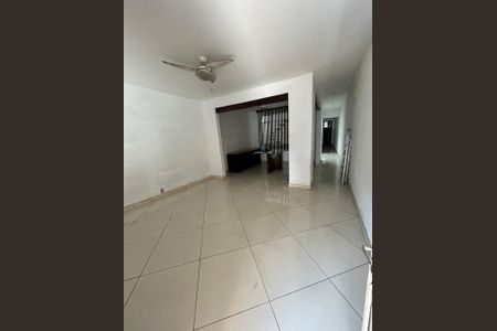 Sala de casa à venda com 4 quartos, 200m² em Engenhoca, Niterói