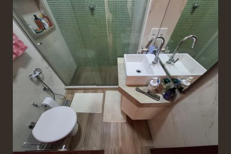 Banheiro  de apartamento à venda com 1 quarto, 42m² em Glória, Rio de Janeiro