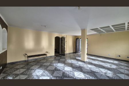 Casa para alugar com 3 quartos, 320m² em Santa Maria, Santo André