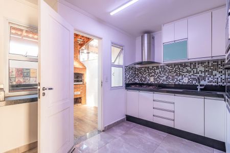 Casa à venda com 115m², 3 quartos e 2 vagas Casa à venda com 115m², 3 quartos e 2 vagasCozinha