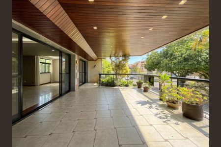 Apartamento à venda com 201m², 4 quartos e 2 vagas