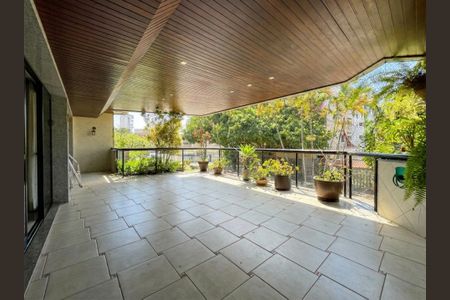 Apartamento à venda com 201m², 4 quartos e 2 vagas