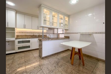 Apartamento à venda com 201m², 4 quartos e 2 vagas