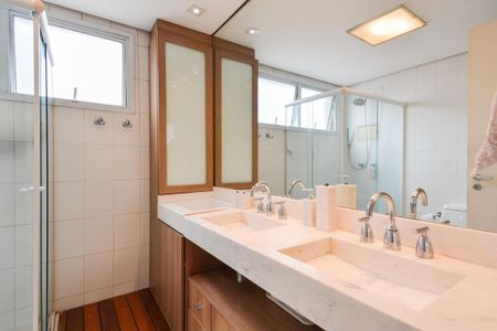 Apartamento à venda com 137m², 3 quartos e 3 vagas