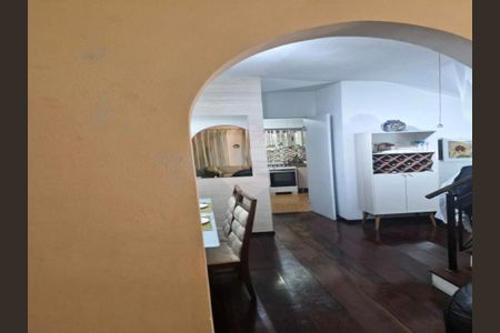 Casa à venda com 3 quartos, 129m² em Vila Paulista, São Paulo