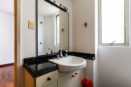 Apartamento à venda com 127m², 3 quartos e 1 vagaSuite - Banheiro