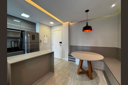 Sala  de apartamento para alugar com 3 quartos, 72m² em Pinheiros, São Paulo