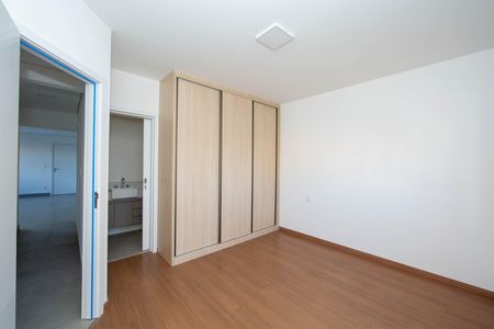 Apartamento à venda com 82m², 3 quartos e 2 vagas Apartamento à venda com 82m², 3 quartos e 2 vagasQUARTO3