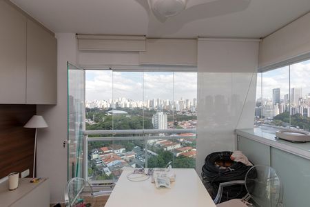 Apartamento à venda com 65m², 2 quartos e 1 vaga Apartamento à venda com 65m², 2 quartos e 1 vagaVaranda