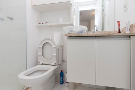 Apartamento à venda com 65m², 2 quartos e 1 vaga Apartamento à venda com 65m², 2 quartos e 1 vagaBanheiro da Suíte