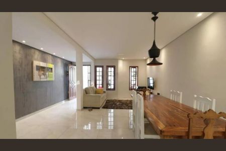 Casa à venda com 150m², 3 quartos e 4 vagas