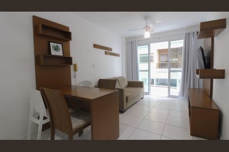 Apartamento para alugar com 1 quarto, 74m² em Algodoal, Cabo Frio