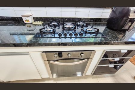 Casa para alugar com 305m², 3 quartos e 3 vagasCozinha 