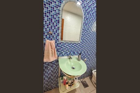 Casa para alugar com 305m², 3 quartos e 3 vagasBanheiro 1 - Social - 1° Andar 