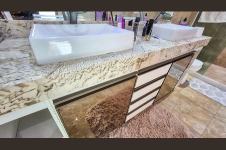 Casa para alugar com 305m², 3 quartos e 3 vagasBanheiro 2 - Quarto 3 - Suíte -  2° andar 