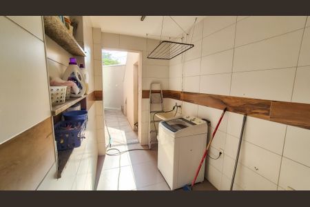 Casa para alugar com 305m², 3 quartos e 3 vagasÁrea de serviço 