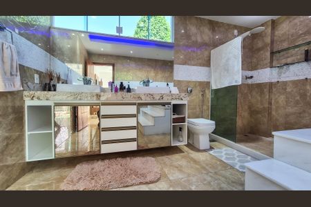 Casa para alugar com 305m², 3 quartos e 3 vagasBanheiro 2 - Quarto 3 - Suíte -  2° andar 