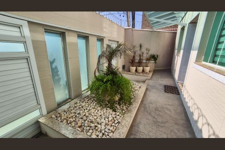 Casa para alugar com 305m², 3 quartos e 3 vagasEntrada