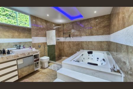 Casa para alugar com 305m², 3 quartos e 3 vagasBanheiro 2 - Quarto 3 - Suíte -  2° andar 