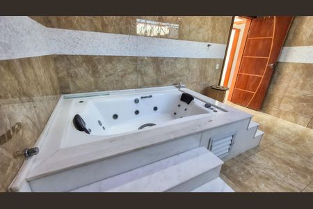 Casa para alugar com 305m², 3 quartos e 3 vagasBanheiro 2 - Quarto 3 - Suíte -  2° andar 