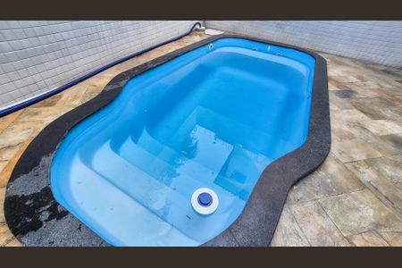 Casa para alugar com 305m², 3 quartos e 3 vagasÁrea externa Piscina 