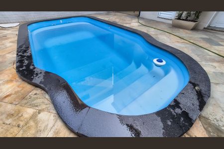 Casa para alugar com 305m², 3 quartos e 3 vagasÁrea externa Piscina 