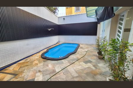 Casa para alugar com 305m², 3 quartos e 3 vagasÁrea externa Piscina 