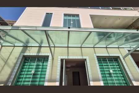 Casa para alugar com 305m², 3 quartos e 3 vagasEntrada