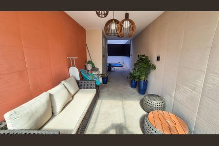 Casa para alugar com 305m², 3 quartos e 3 vagasEntrada e garagem 
