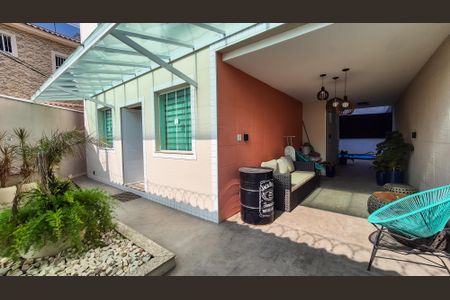 Casa para alugar com 305m², 3 quartos e 3 vagasEntrada e garagem 