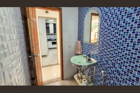 Casa para alugar com 305m², 3 quartos e 3 vagasBanheiro 1 - Social - 1° Andar 