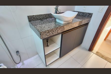 Casa para alugar com 305m², 3 quartos e 3 vagasBanheiro 3 -  2° andar 