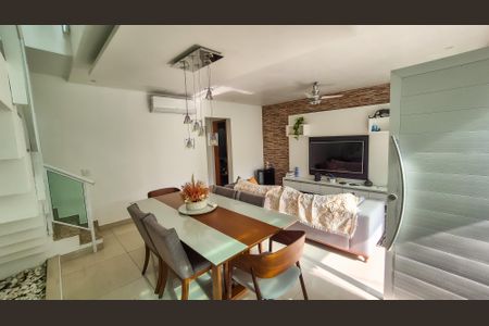 Casa para alugar com 305m², 3 quartos e 3 vagasSala