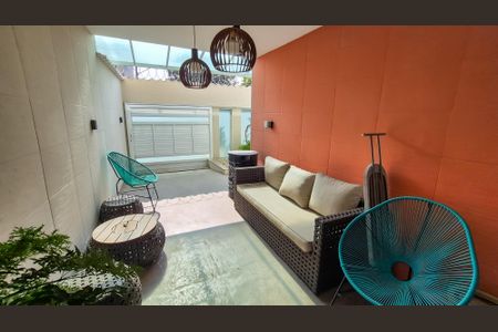 Casa para alugar com 305m², 3 quartos e 3 vagasEntrada e garagem 