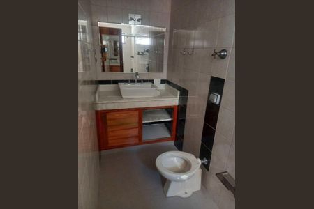 Casa à venda com 4 quartos, 350m² em Jardim Santa Helena, São Paulo