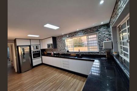 Casa à venda com 3 quartos, 280m² em Vila Moraes, São Paulo