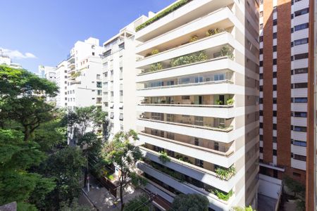 Apartamento à venda com 170m², 3 quartos e 2 vagas Apartamento à venda com 170m², 3 quartos e 2 vagasVaranda