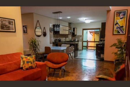 Casa à venda com 3 quartos, 236m² em Jardim Vila Formosa, São Paulo