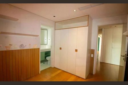 Apartamento à venda com 4 quartos, 250m² em Jardim Morumbi, São Paulo