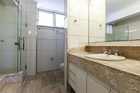 Apartamento para alugar com 4 quartos, 240m² em Cerqueira César, São Paulo