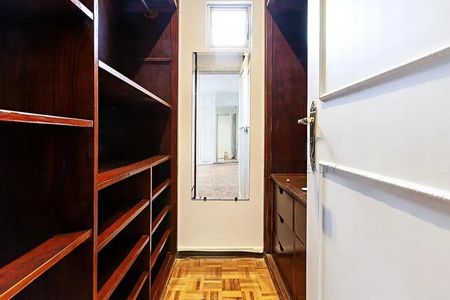 Apartamento para alugar com 4 quartos, 240m² em Cerqueira César, São Paulo