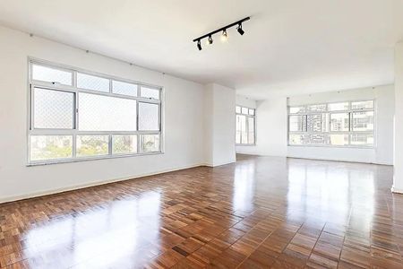 Apartamento para alugar com 4 quartos, 240m² em Cerqueira César, São Paulo