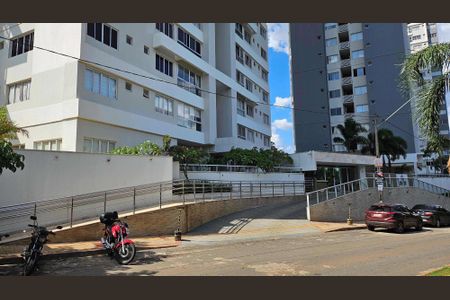 Apartamento para alugar com 69m², 2 quartos e 1 vagaFachada e portaria