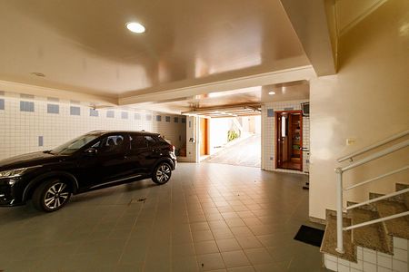 Casa para alugar com 492m², 5 quartos e 7 vagas Casa para alugar com 492m², 5 quartos e 7 vagasGaragem