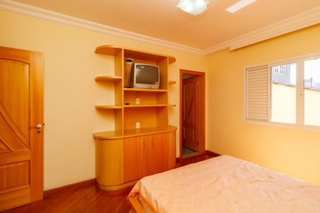 Casa para alugar com 492m², 5 quartos e 7 vagas Casa para alugar com 492m², 5 quartos e 7 vagasSuíte 3